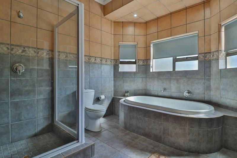 4 Bedroom Property for Sale in Jongensfontein Western Cape